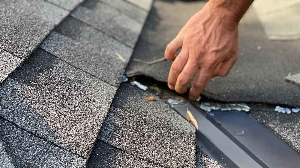 Roof maintenance in Atlanta to protect against summer storm